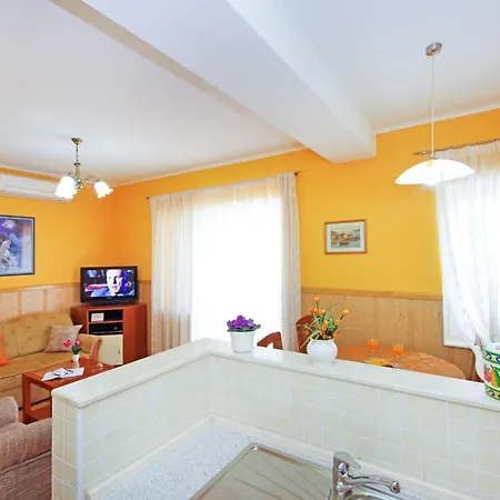 Vesna アパート *