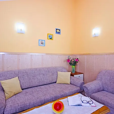 アパート Vesna *