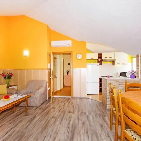 Vesna * マカルスカ